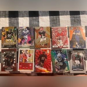 Lot of 10 football cards